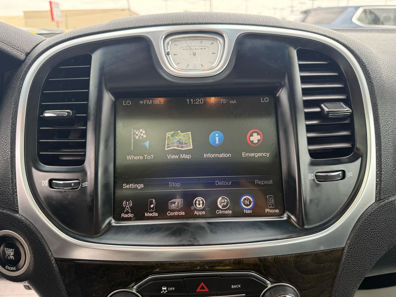 Used 2016 Chrysler 300 C image 23