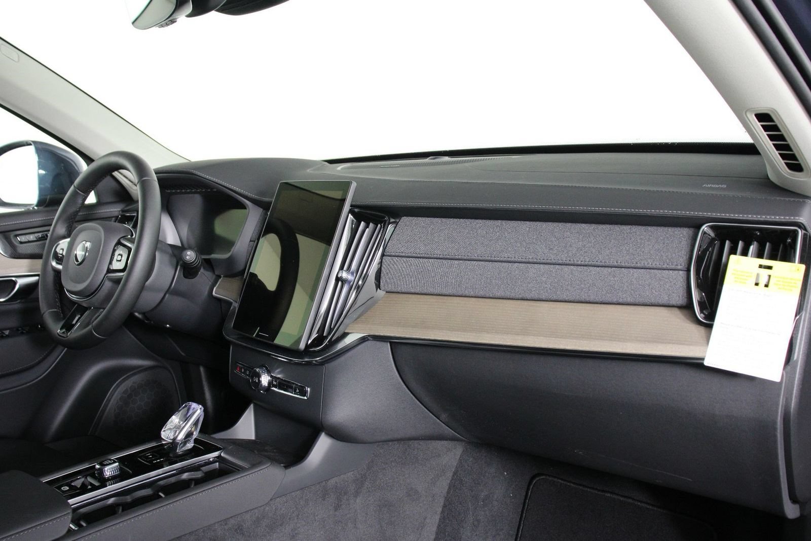 New 2026 Volvo XC90 B6 Plus AWD/4WD image 9