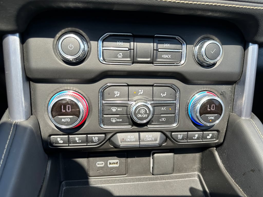 Used 2023 GMC Yukon SLT w/ SLT Luxury Package AWD/4WD image 21