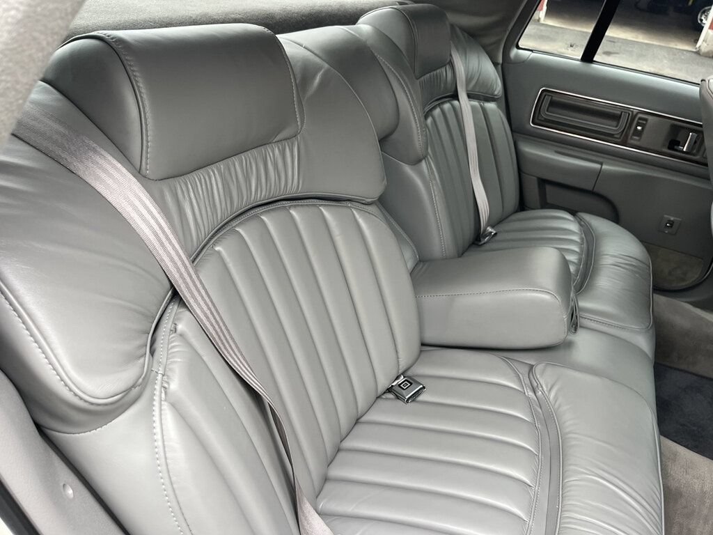 Used 1992 Buick Roadmaster Sedan RWD image 49