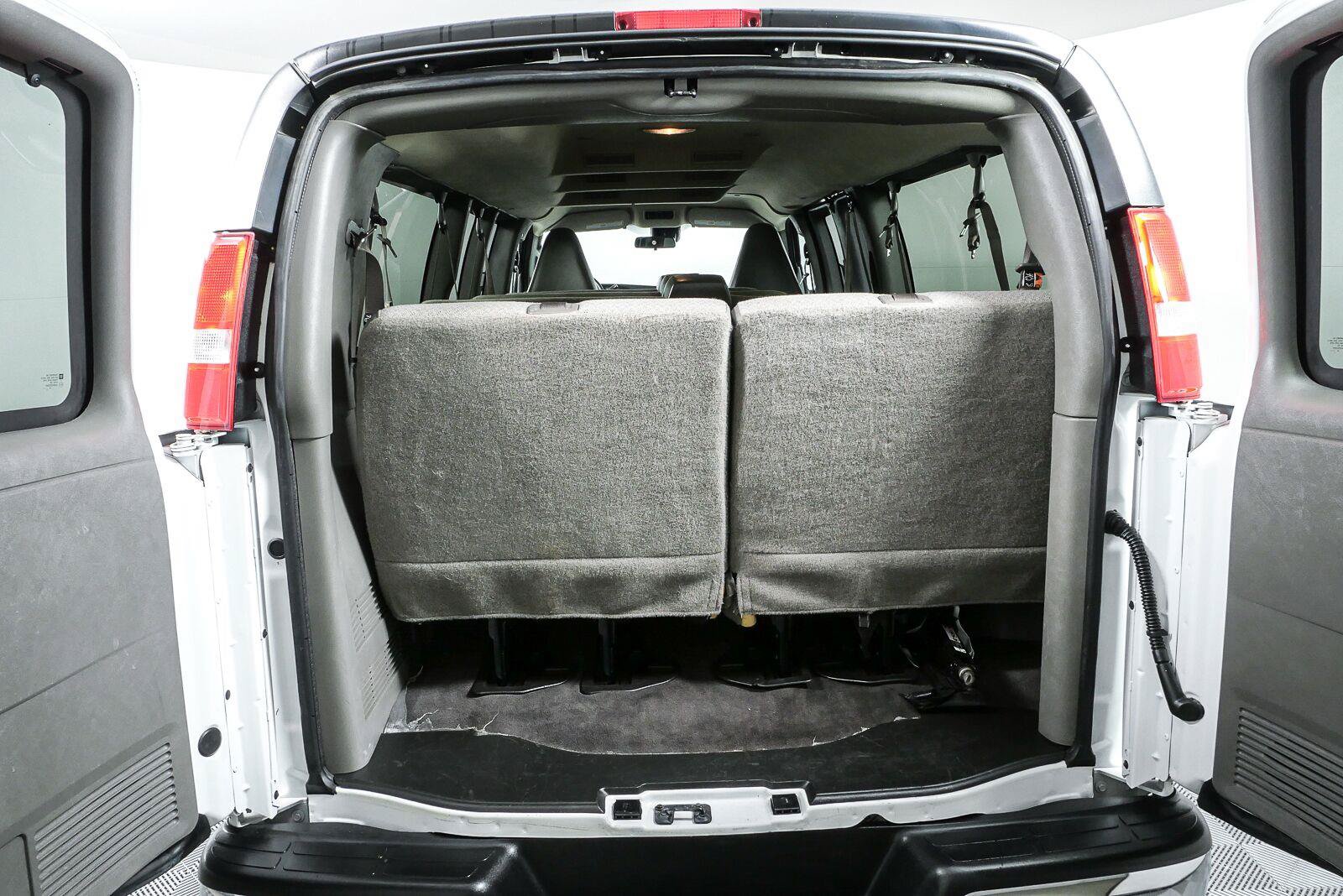 Used 2025 GMC Savana 3500 LT w/ LT Preferred Equipment Group RWD image 27