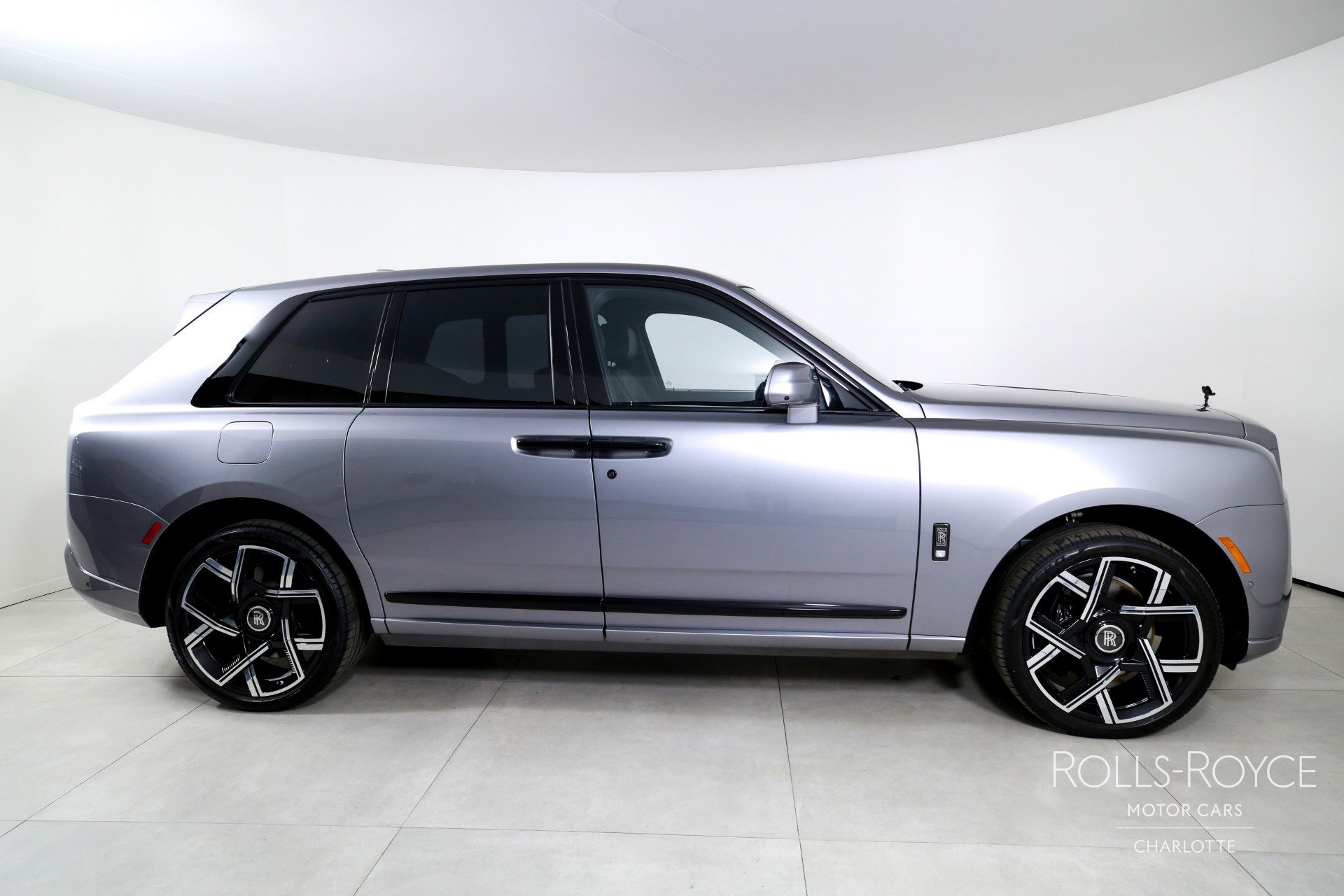 Used 2026 Rolls-Royce Cullinan Black Badge image 10