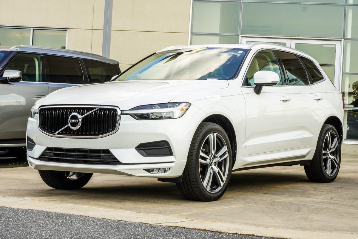 Used 2021 Volvo XC60 T5 Momentum w/ Premium Package AWD/4WD image 8