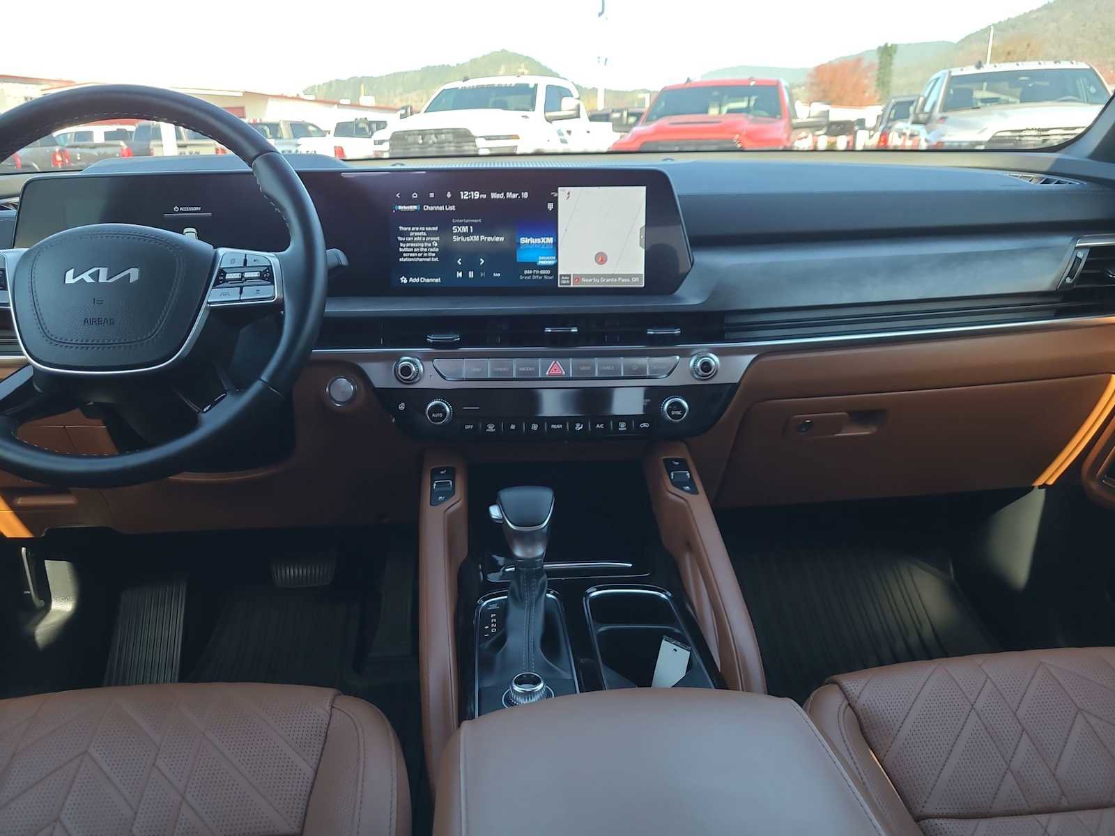 Used 2025 Kia Telluride AWD image 18