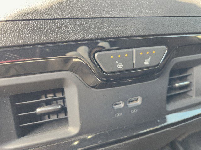 Used 2024 Chevrolet Silverado 2500 ZR2 w/ Technology Package image 31