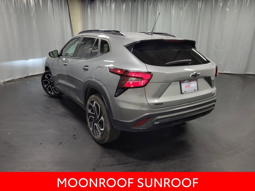 Used 2025 Chevrolet Trax RS w/ Sunroof Package image 6