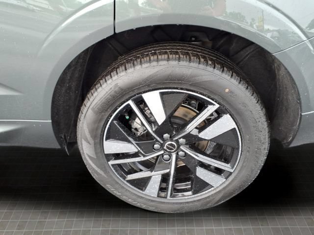 New 2026 Volvo XC60 B5 Plus w/ Protection Package Premier AWD/4WD image 10