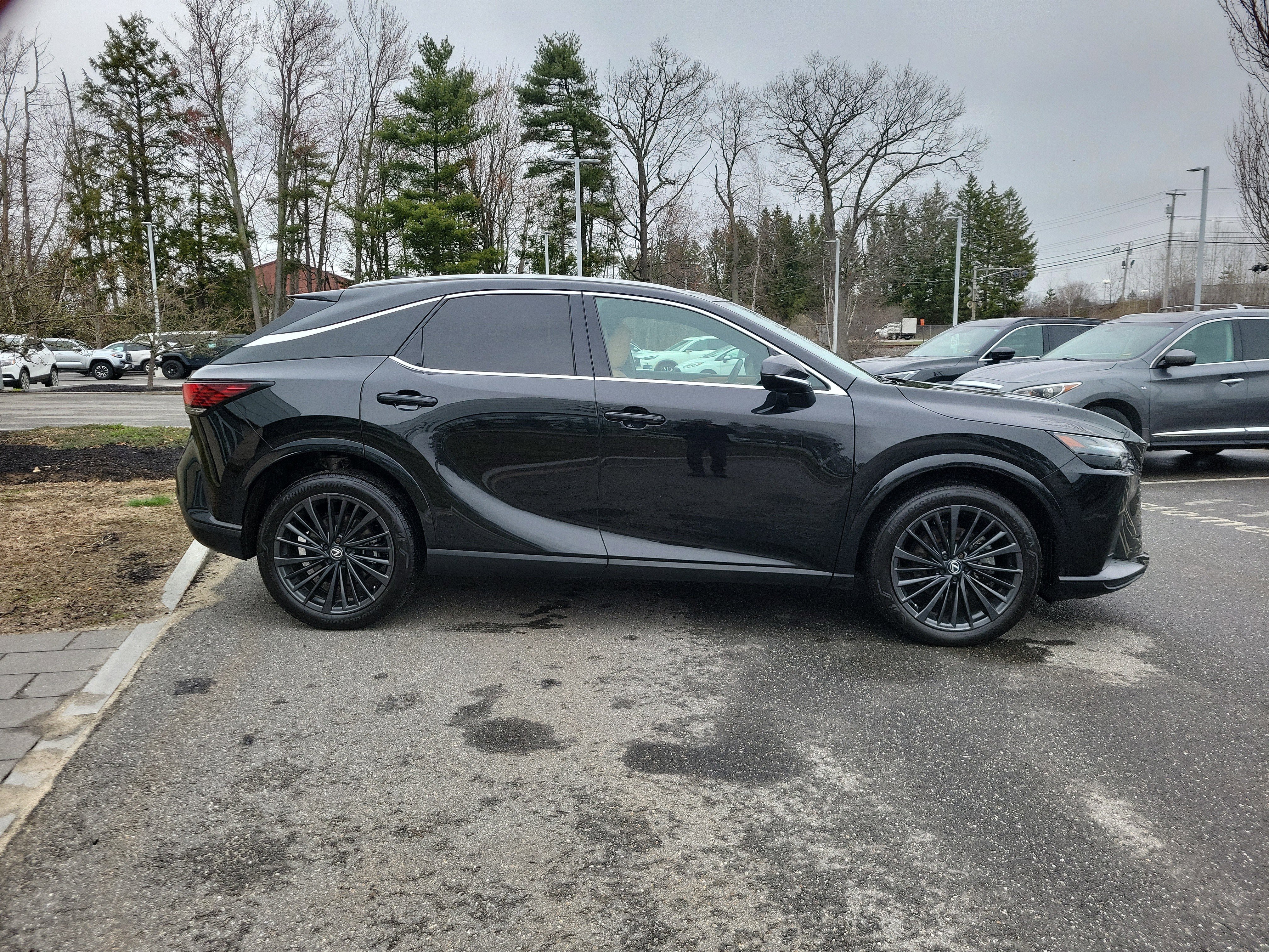 Used 2024 Lexus RX 350 Premium w/ Accessory Package (Z1) AWD/4WD image 8