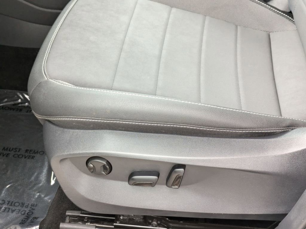 Used 2024 Volkswagen Taos SE image 15