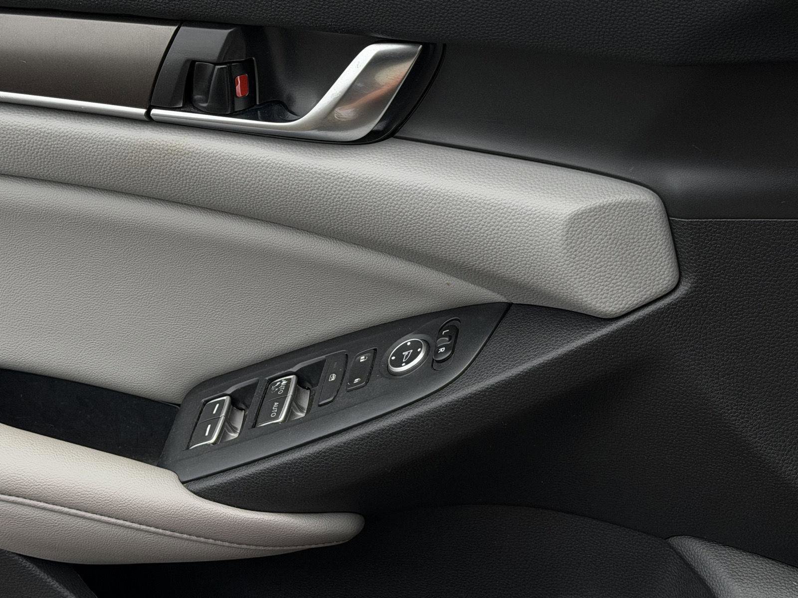 Used 2020 Honda Accord LX image 22