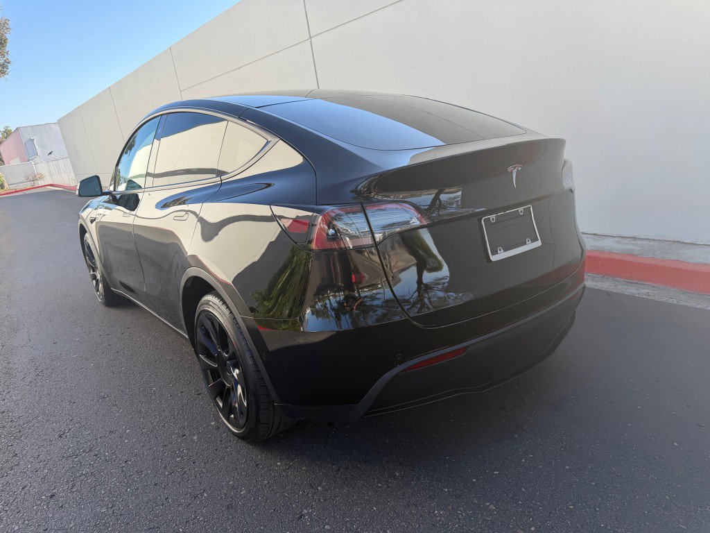 Used 2022 Tesla Model Y Long Range AWD/4WD image 4
