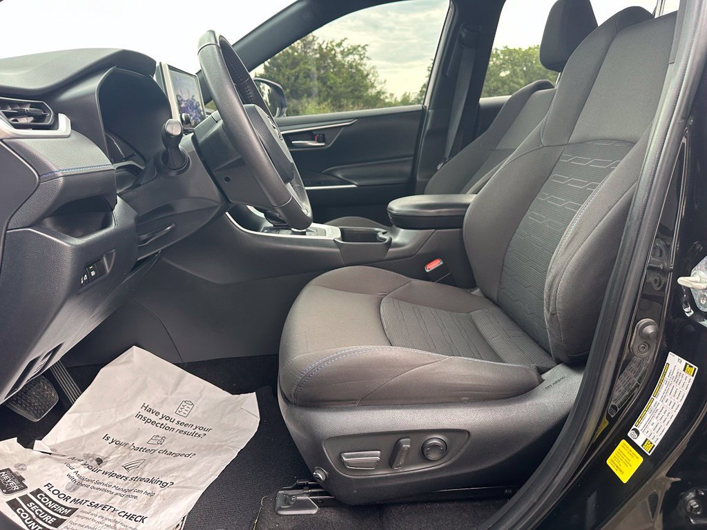 Used 2023 Toyota RAV4 SE AWD/4WD image 11