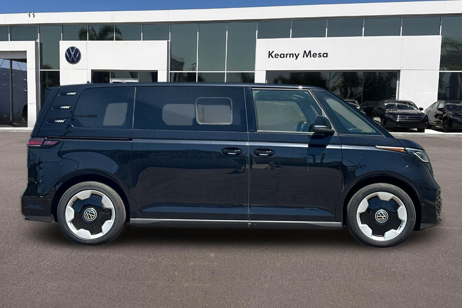New 2025 Volkswagen ID. Buzz Pro S RWD image 3