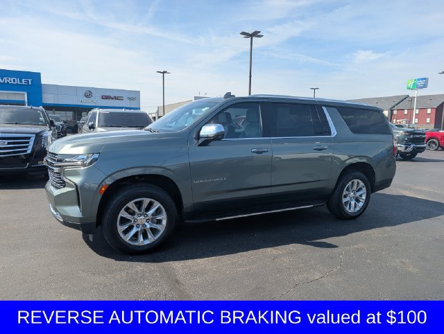 Used 2024 Chevrolet Suburban Premier w/ Premium Package AWD/4WD image 4