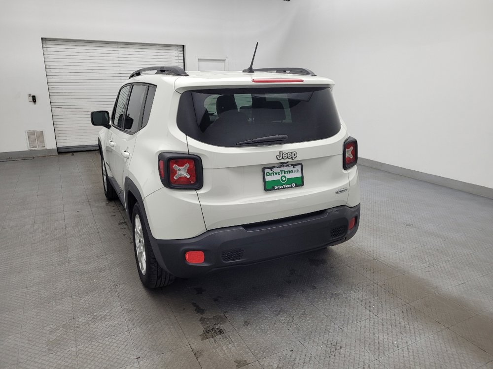 Used 2017 Jeep Renegade Latitude w/ Popular Equipment Group image 6