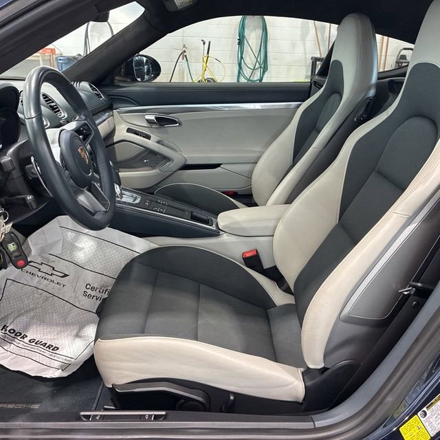 Used 2017 Porsche 718 Cayman S RWD image 8