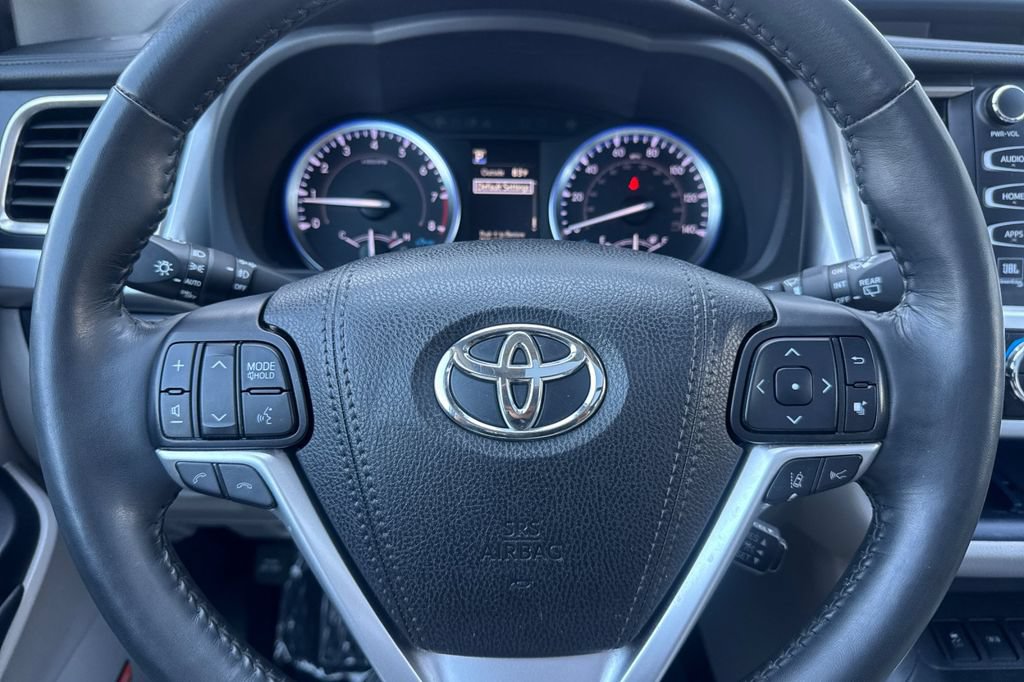Used 2019 Toyota Highlander Limited Platinum AWD/4WD image 23
