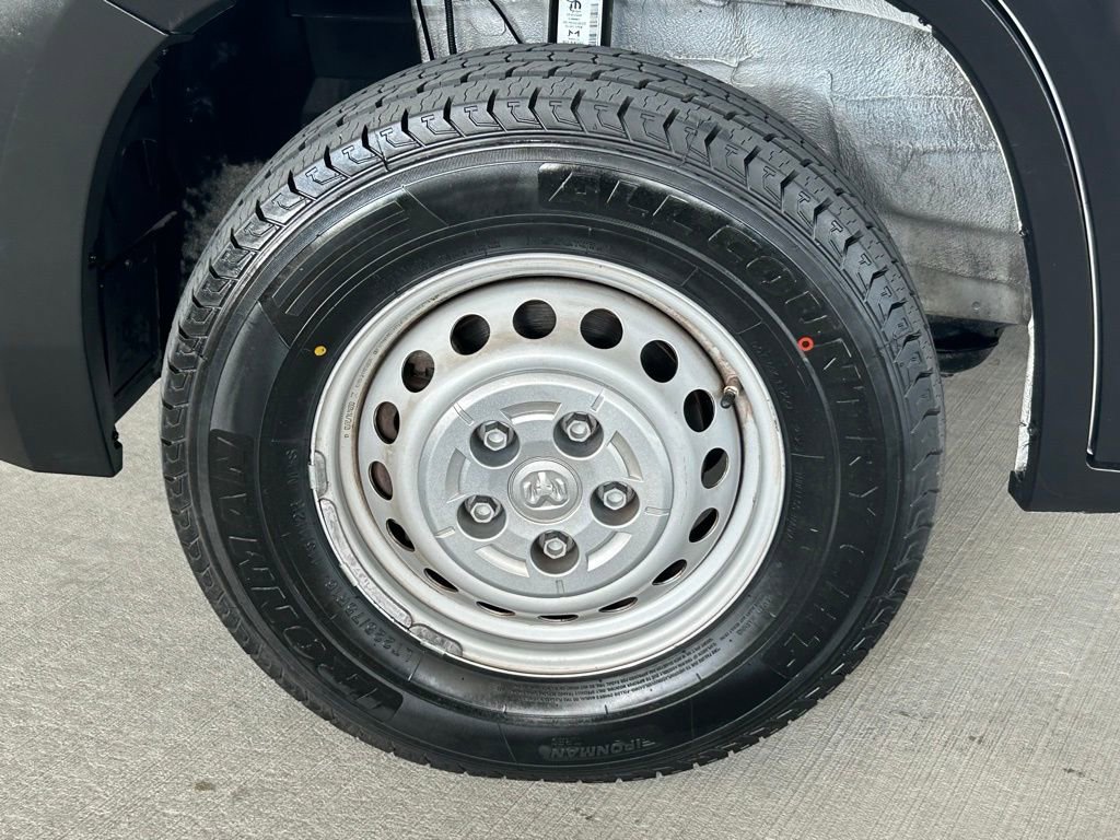 Used 2025 RAM ProMaster 2500 w/ Convenience Group image 25