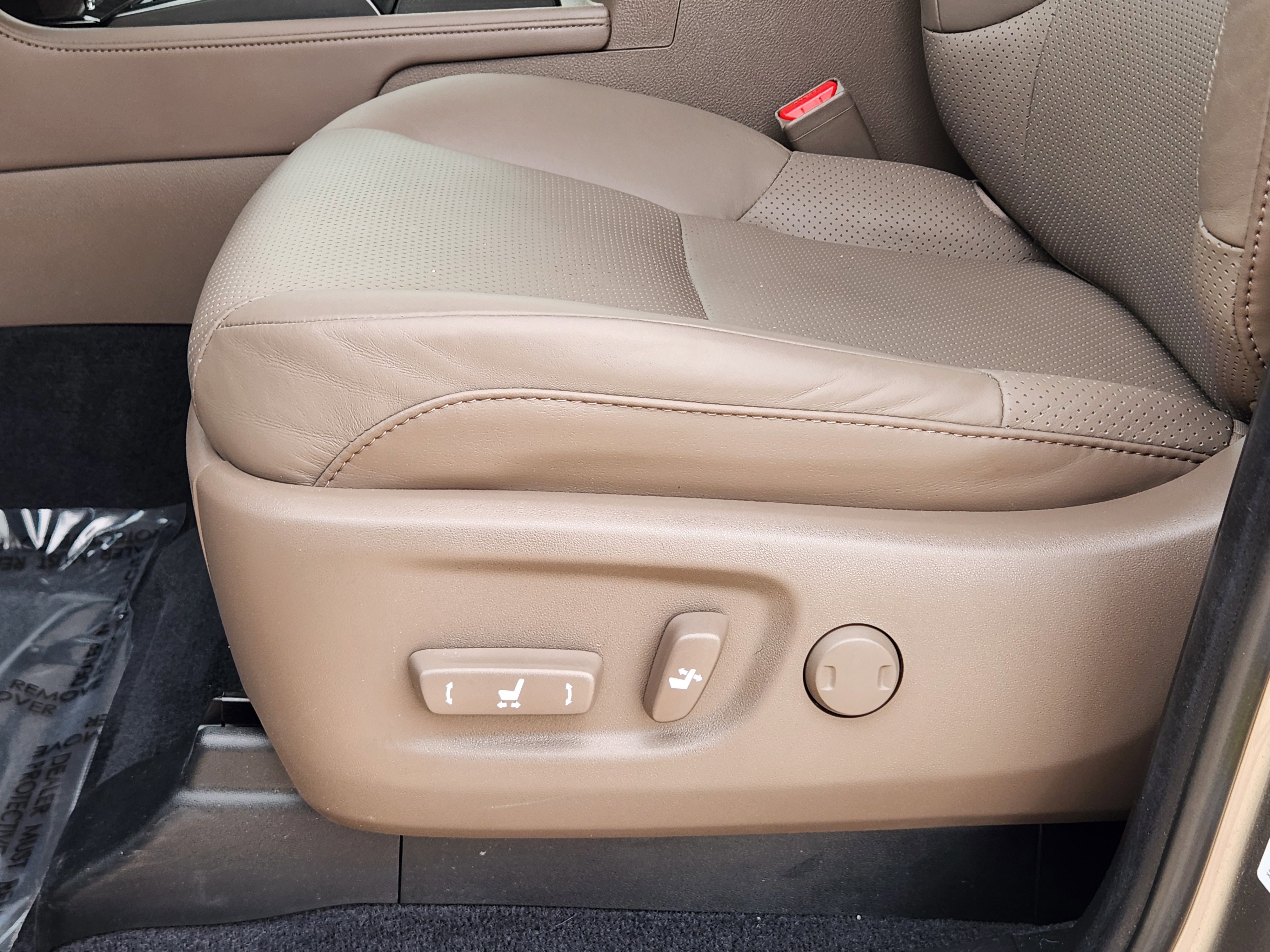 Used 2023 Lexus GX 460 Luxury w/ Sport Design Package image 23