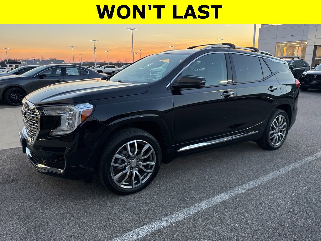 Used 2024 GMC Terrain Denali w/ Denali Premium Package image 2