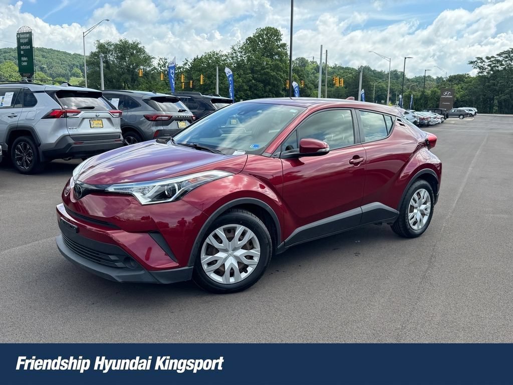 Used 2019 Toyota C-HR LE FWD video 1