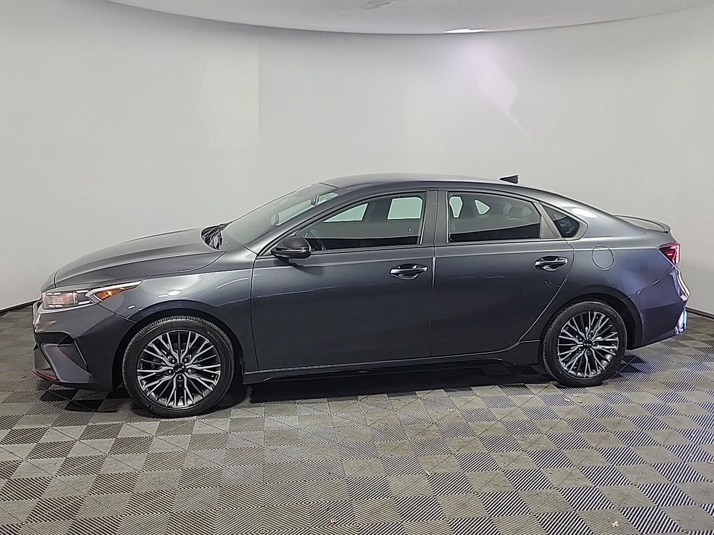 Used 2023 Kia Forte GT-Line image 11