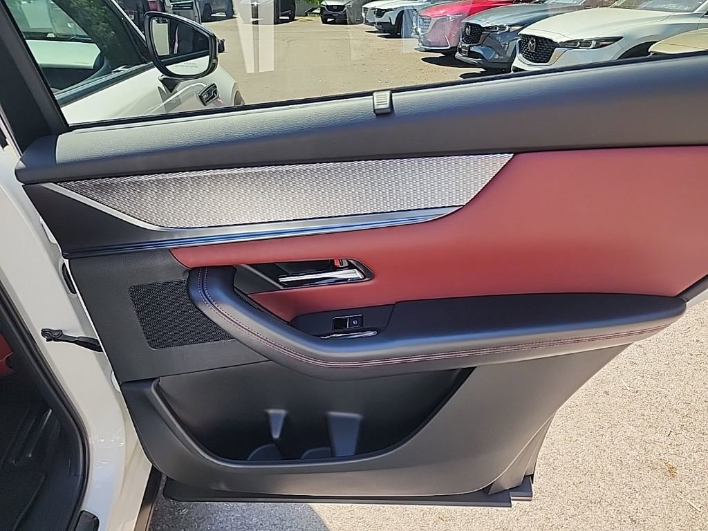 Certified 2025 MAZDA CX-70 Plug-In Hybrid w/ Premium Plus AWD/4WD image 33