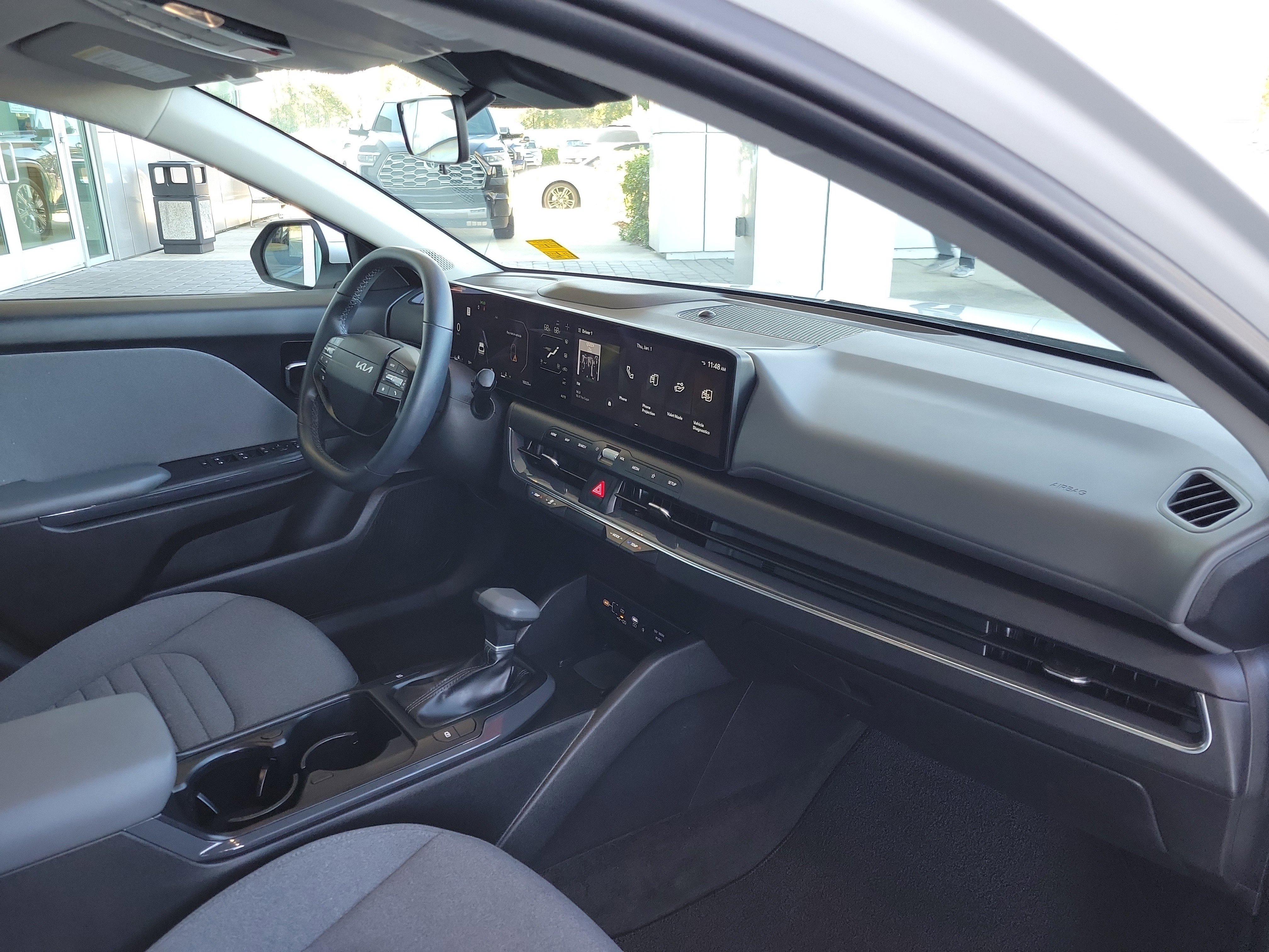 Used 2025 Kia K4 EX image 30