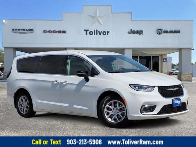 Used 2024 Chrysler Pacifica Touring-L FWD image 1