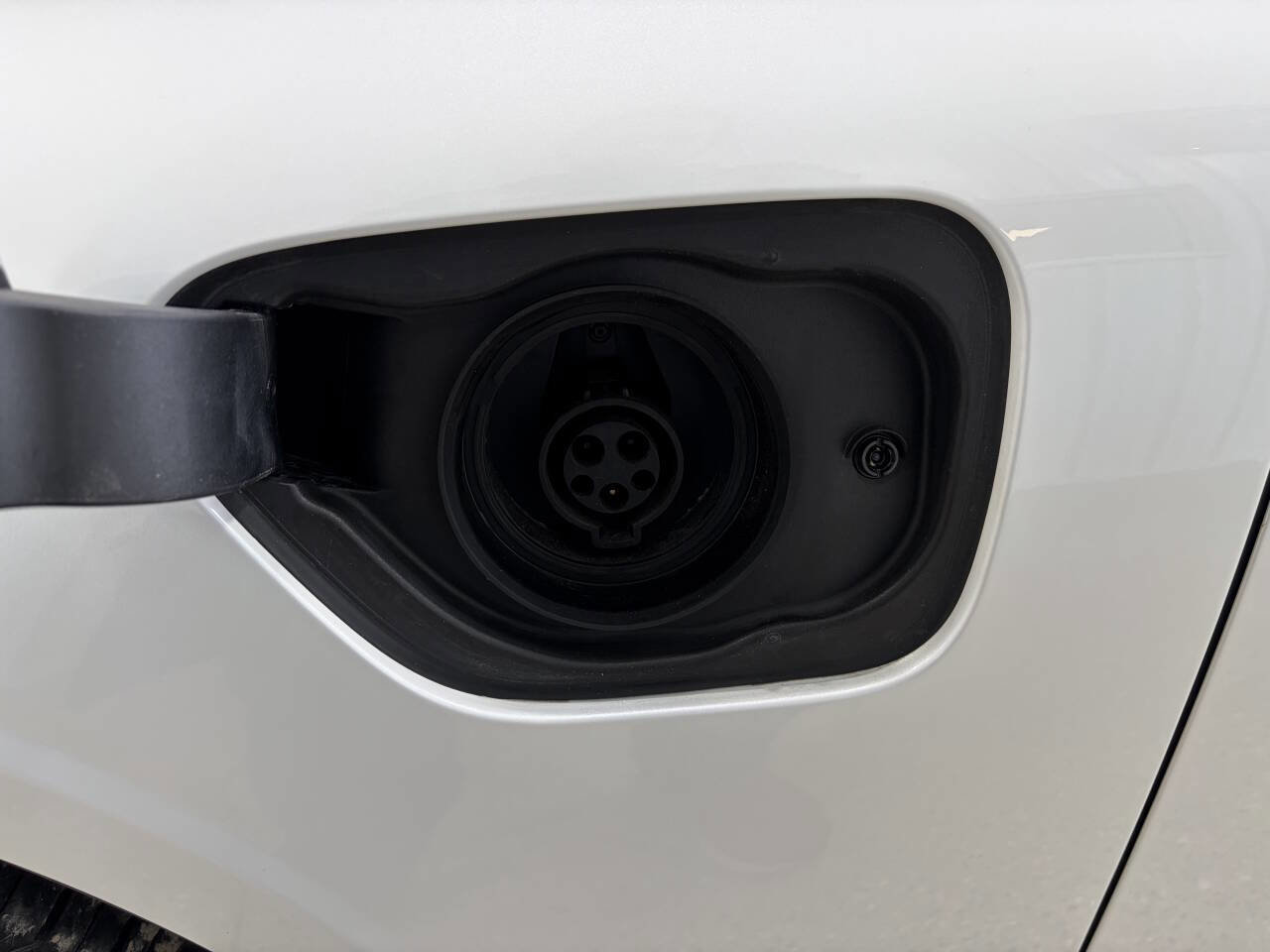 Used 2023 Volvo S60 T8 Plus image 35