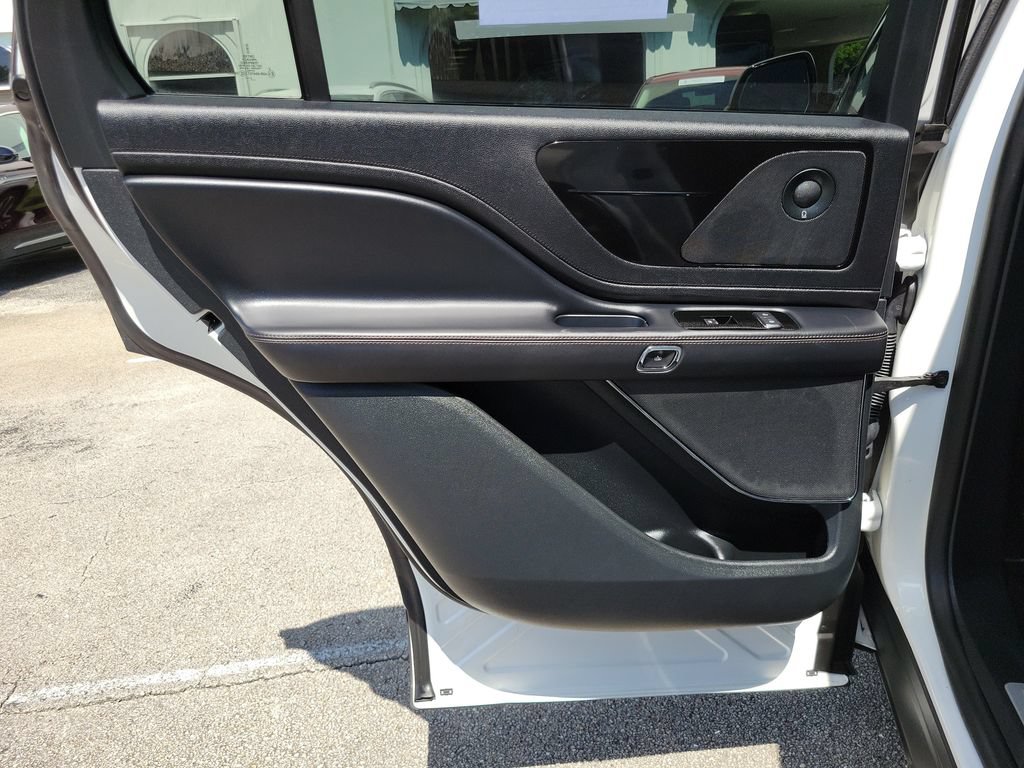 Certified 2021 Lincoln Aviator Reserve w/ Elements Package Plus RWD image 10