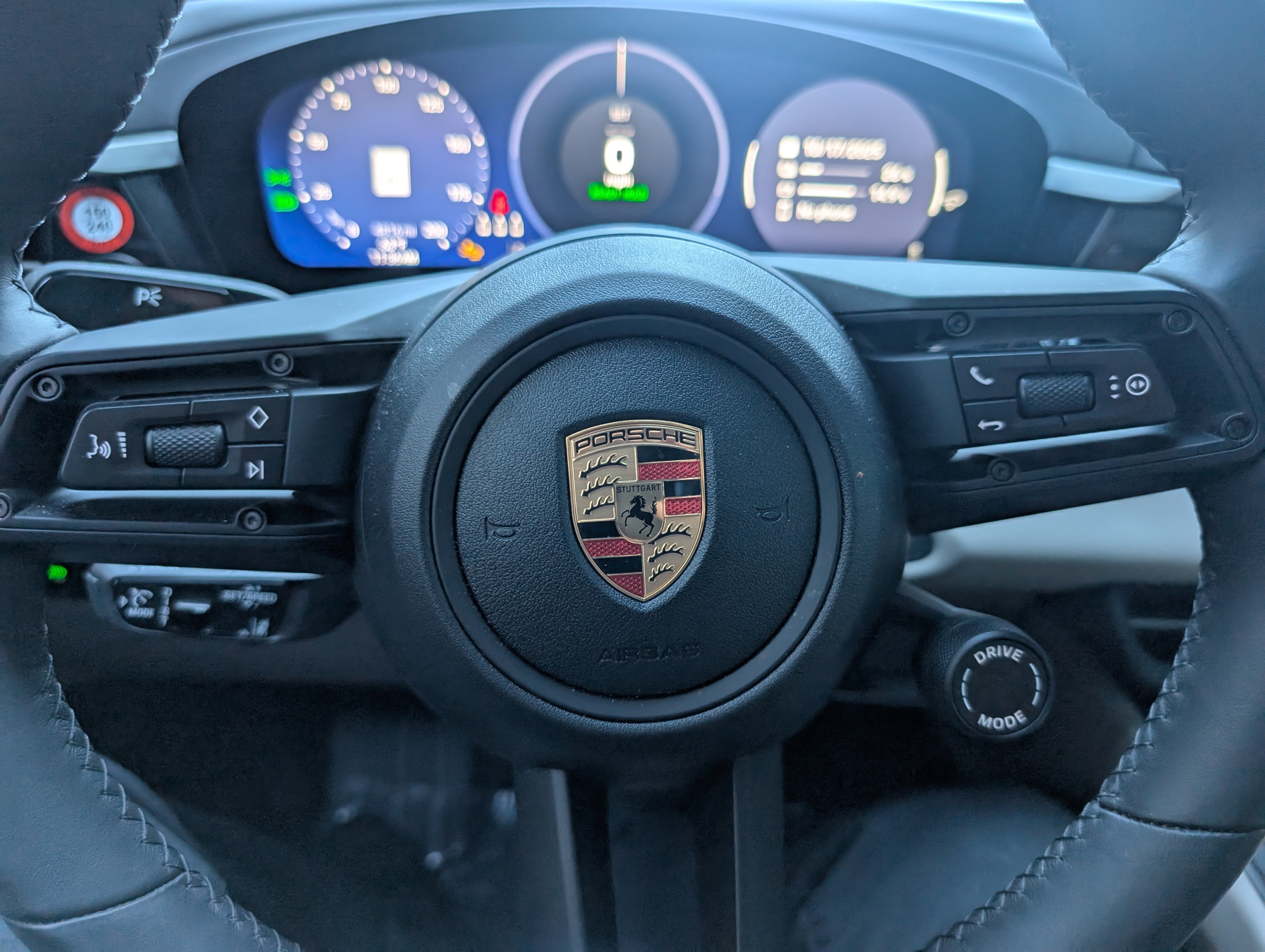 Used 2025 Porsche Macan Electric image 34