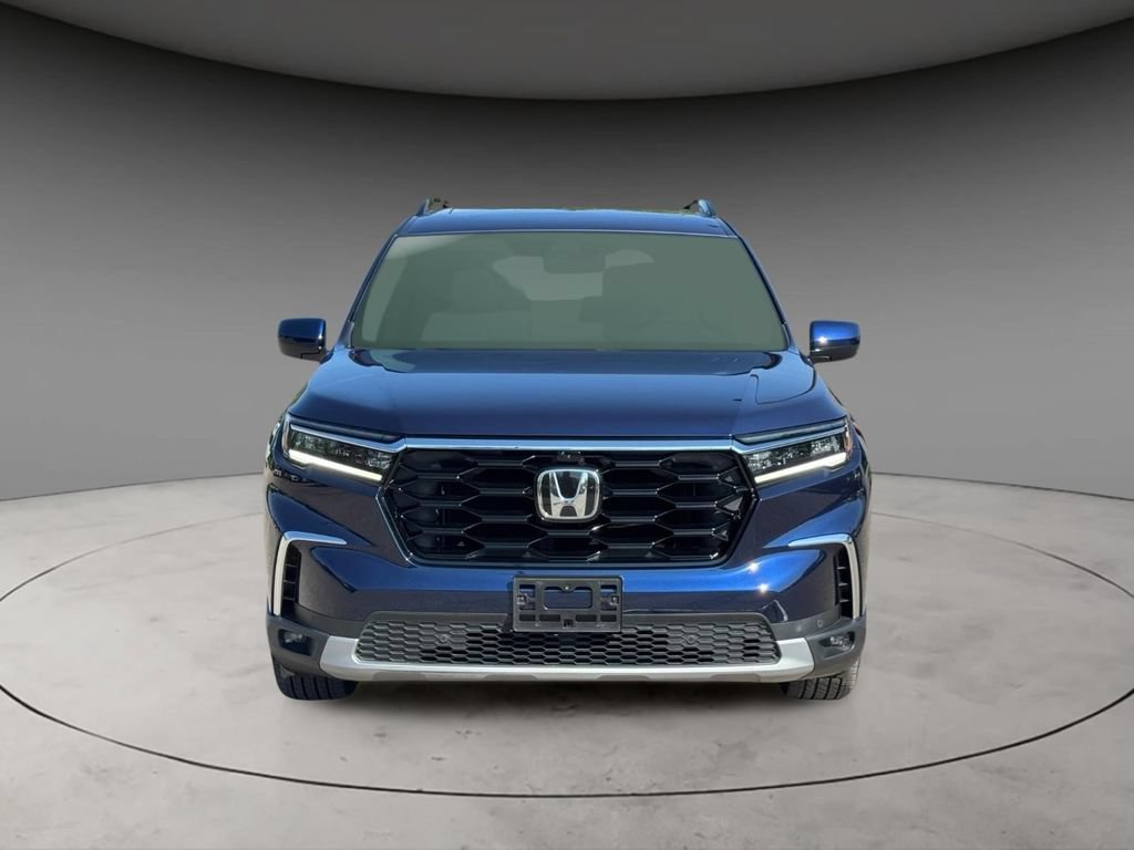 Used 2025 Honda Pilot Elite image 2