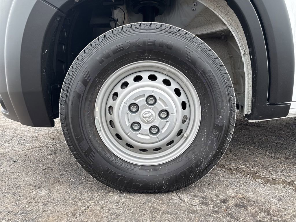 Used 2025 RAM ProMaster 2500 w/ Convenience Group image 31