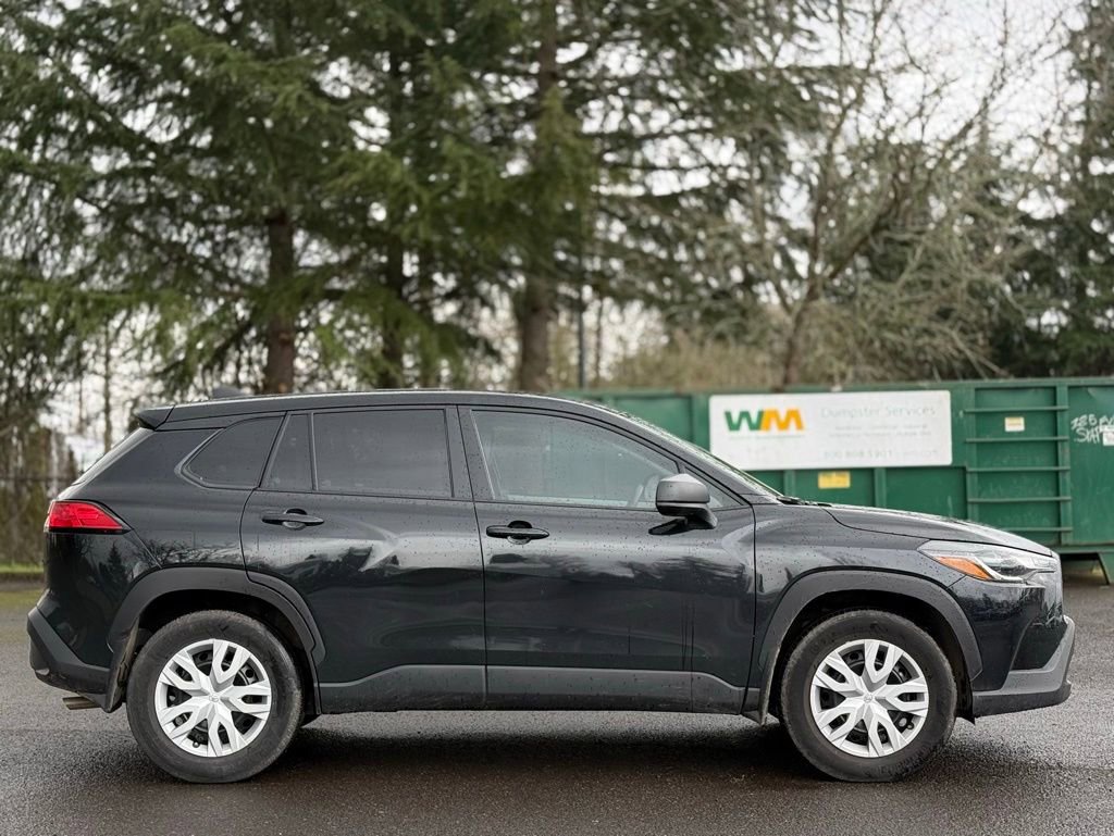Used 2023 Toyota Corolla Cross L image 6