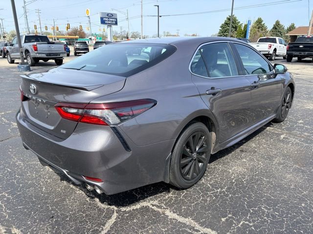 Used 2024 Toyota Camry SE FWD image 3
