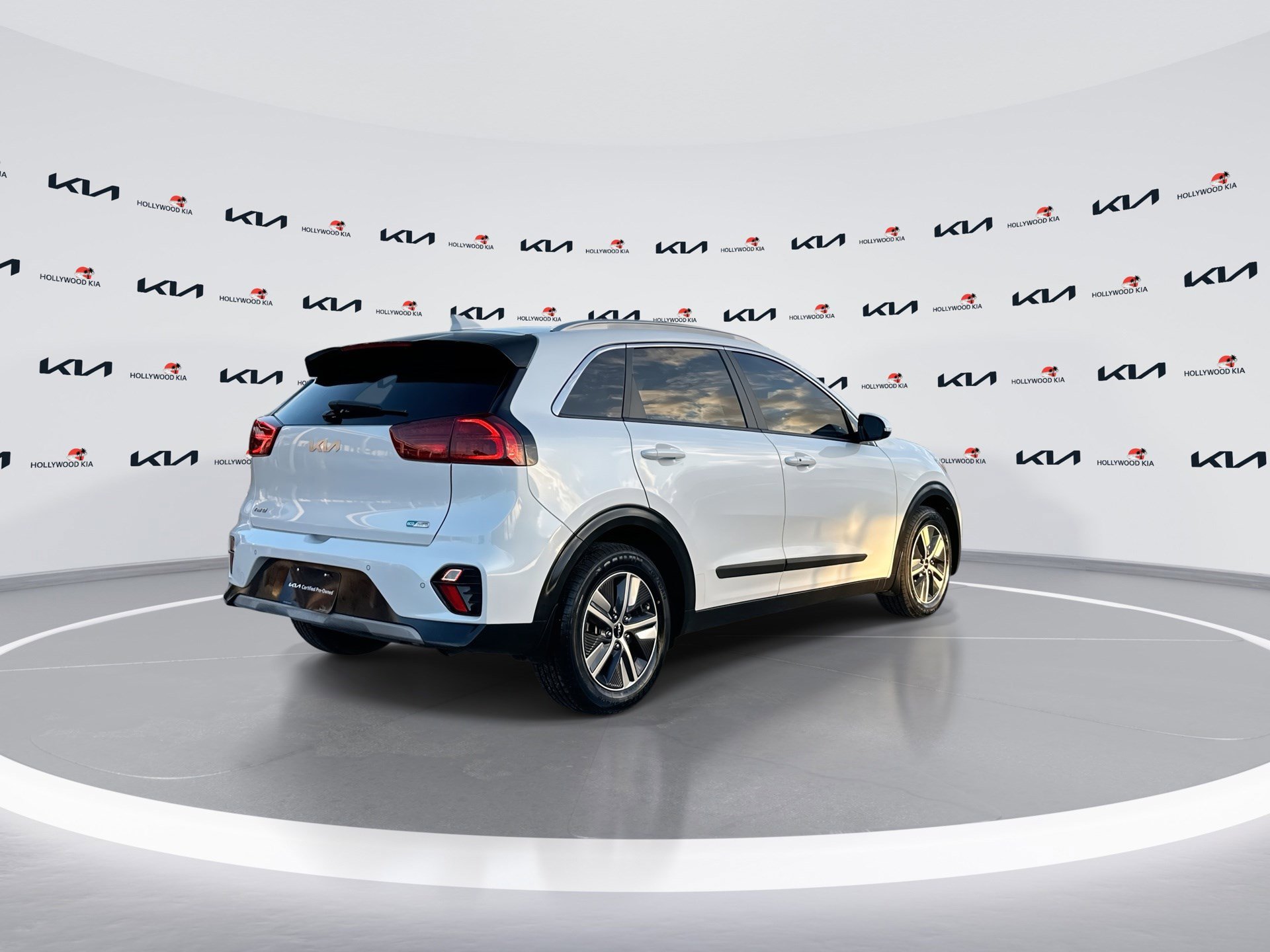 Certified 2022 Kia Niro EX Premium image 8