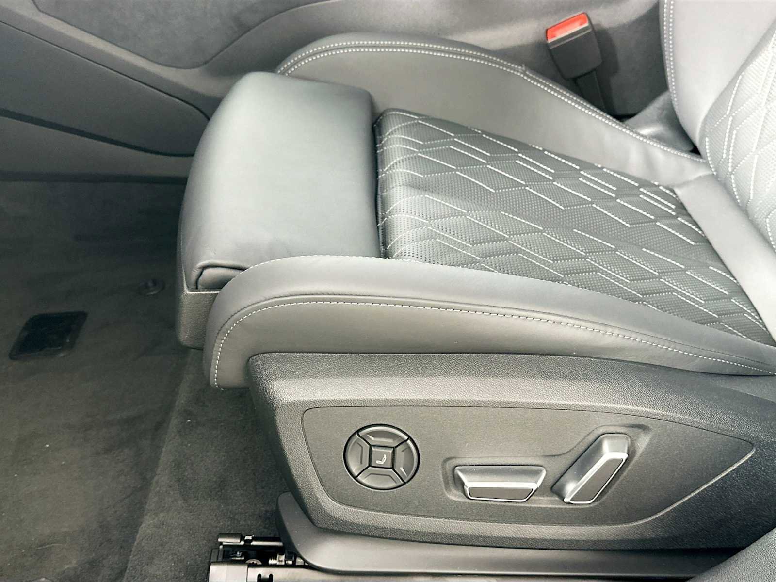 New 2025 Audi S6 e-tron Premium Plus image 17