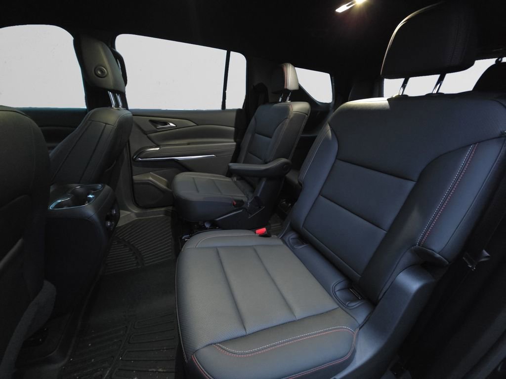 Used 2024 Chevrolet Traverse Z71 image 14