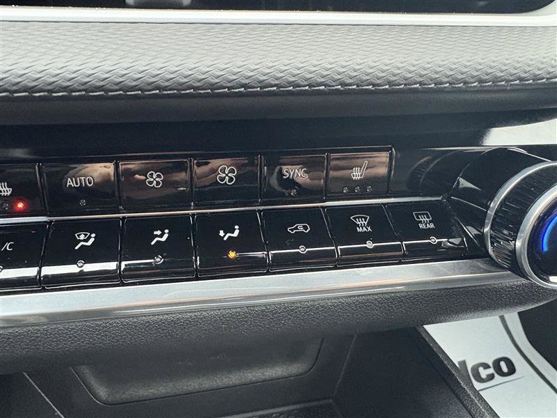 Used 2025 Chevrolet Equinox LT w/ Convenience Package II image 19