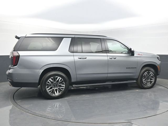 Used 2025 Chevrolet Suburban Z71 AWD/4WD image 6