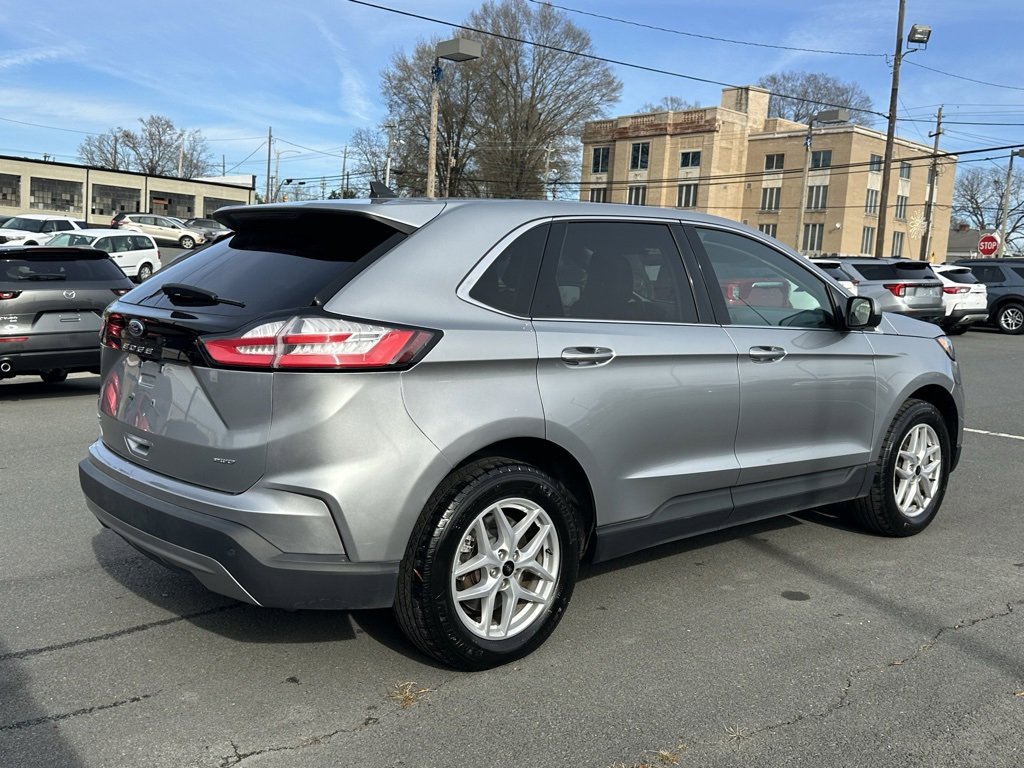 Used 2024 Ford Edge SEL image 7