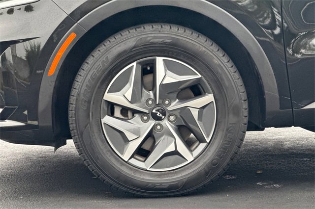 Certified 2023 Kia Sorento EX w/ Panoramic Sunroof Package image 38