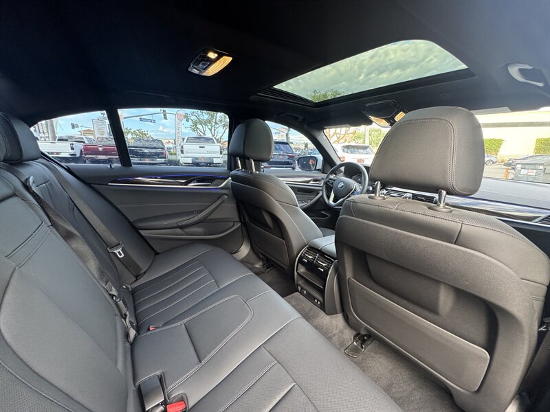Used 2023 BMW 530i w/ Convenience Package RWD image 39