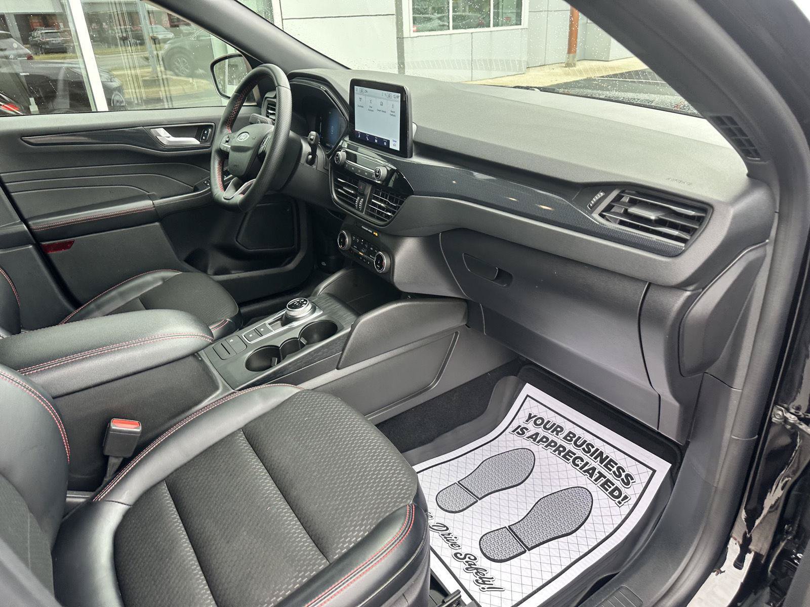 Used 2025 Ford Escape ST-Line Select AWD/4WD image 11