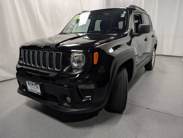 Used 2022 Jeep Renegade Latitude w/ Convenience Group AWD/4WD image 6