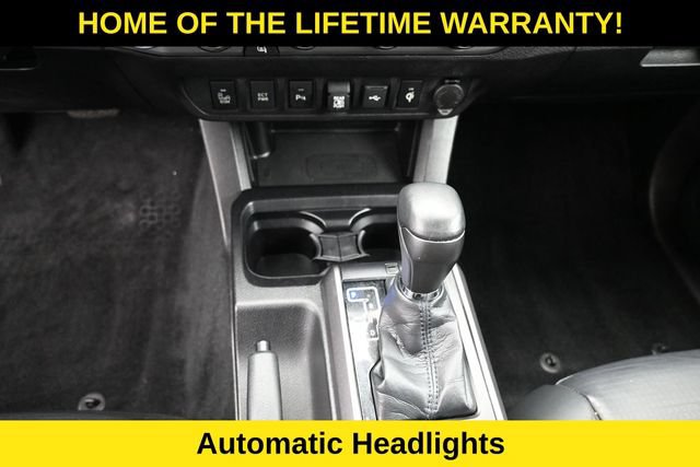 Used 2021 Toyota Tacoma TRD Sport w/ TRD Premium Sport Package AWD/4WD image 29