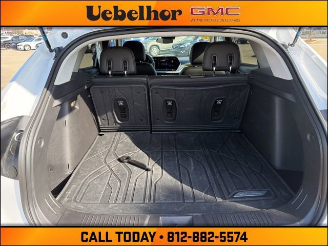 Used 2025 Chevrolet Trax LT w/ Driver Confidence Package image 9