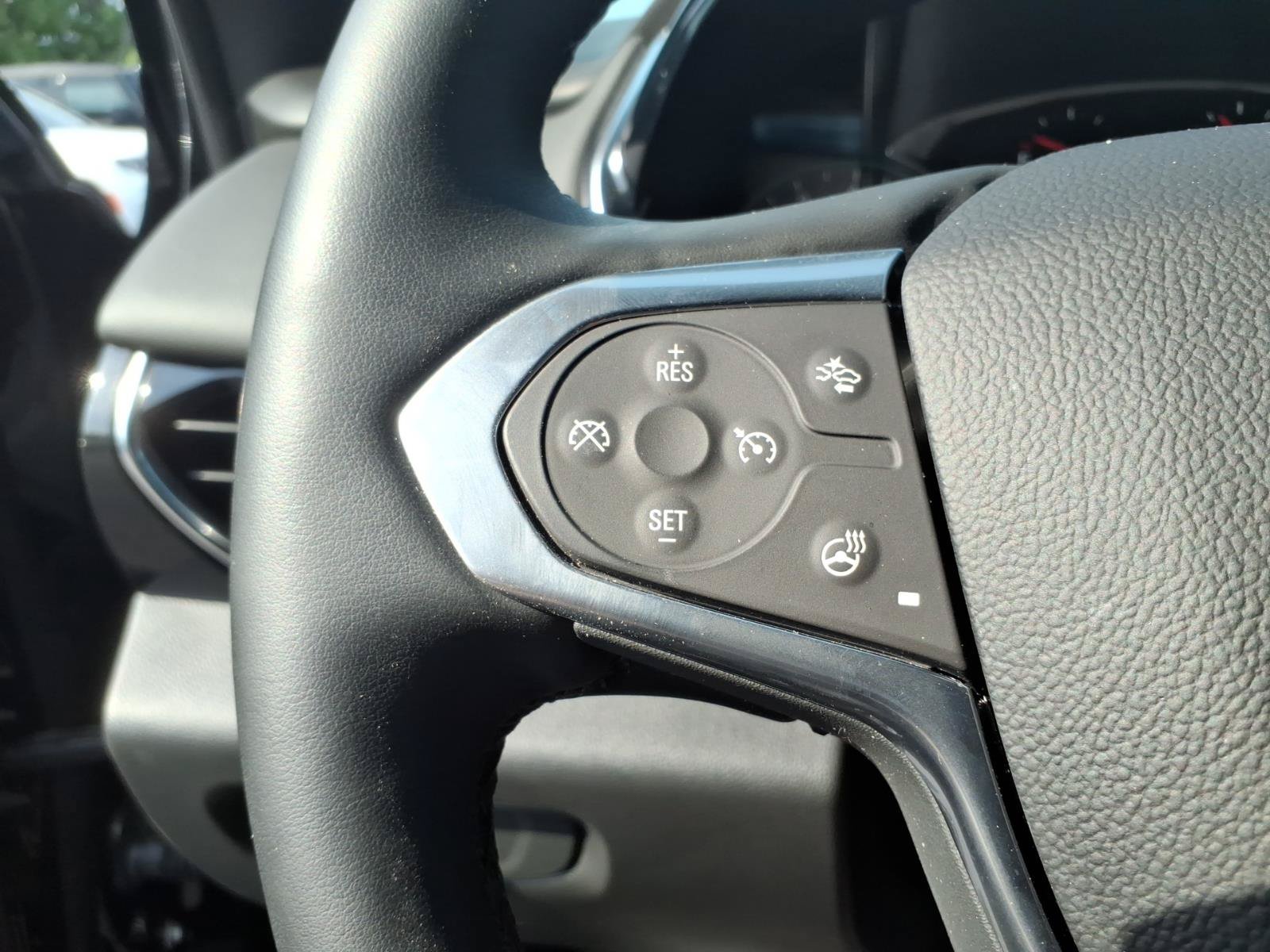 Used 2023 Chevrolet Traverse RS AWD/4WD image 23