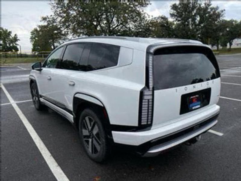 New 2026 Hyundai Ioniq 9 SEL image 3